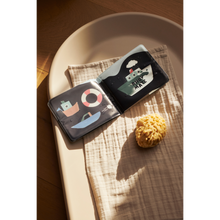 WAYLON MAGIC BOOK - SAILING/ SANDY